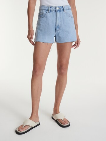 EDITED Regular Shorts 'Jen' in Blau: predná strana
