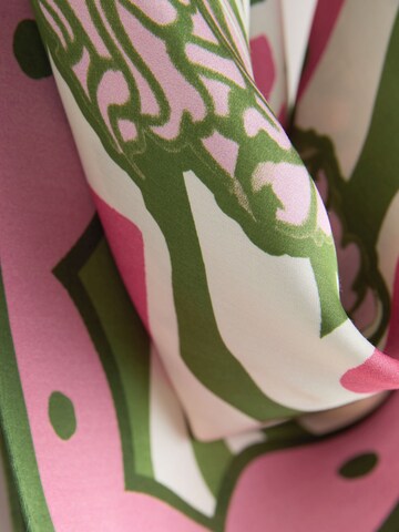 Batistă de la Next pe verde