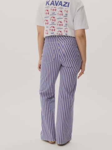 KAVAZI Regular Jeans in Red