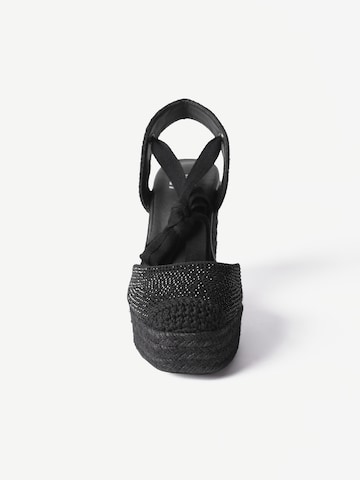 KOROSHI Sling körömcipők - fekete