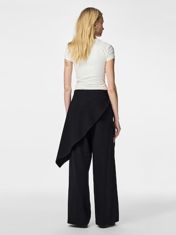 PIECES Wide Leg Hose 'PCJossaline' in Schwarz