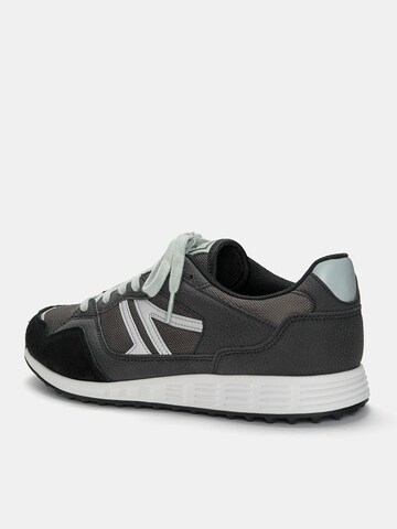 Sneaker bassa di Pull&Bear in nero