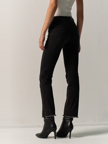 KOROSHIBootcut/trapezice Traperice - crna boja
