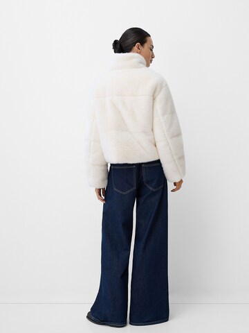 Veste mi-saison Bershka en blanc