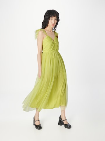 Maya Deluxe Βραδινό φόρεμα σε πράσινο: μπροστά