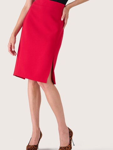 Gonna 'Elisabetd' di Camomilla Italia in rosso: frontale