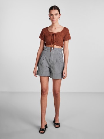 PIECES Knitted top 'Bluma' in Brown