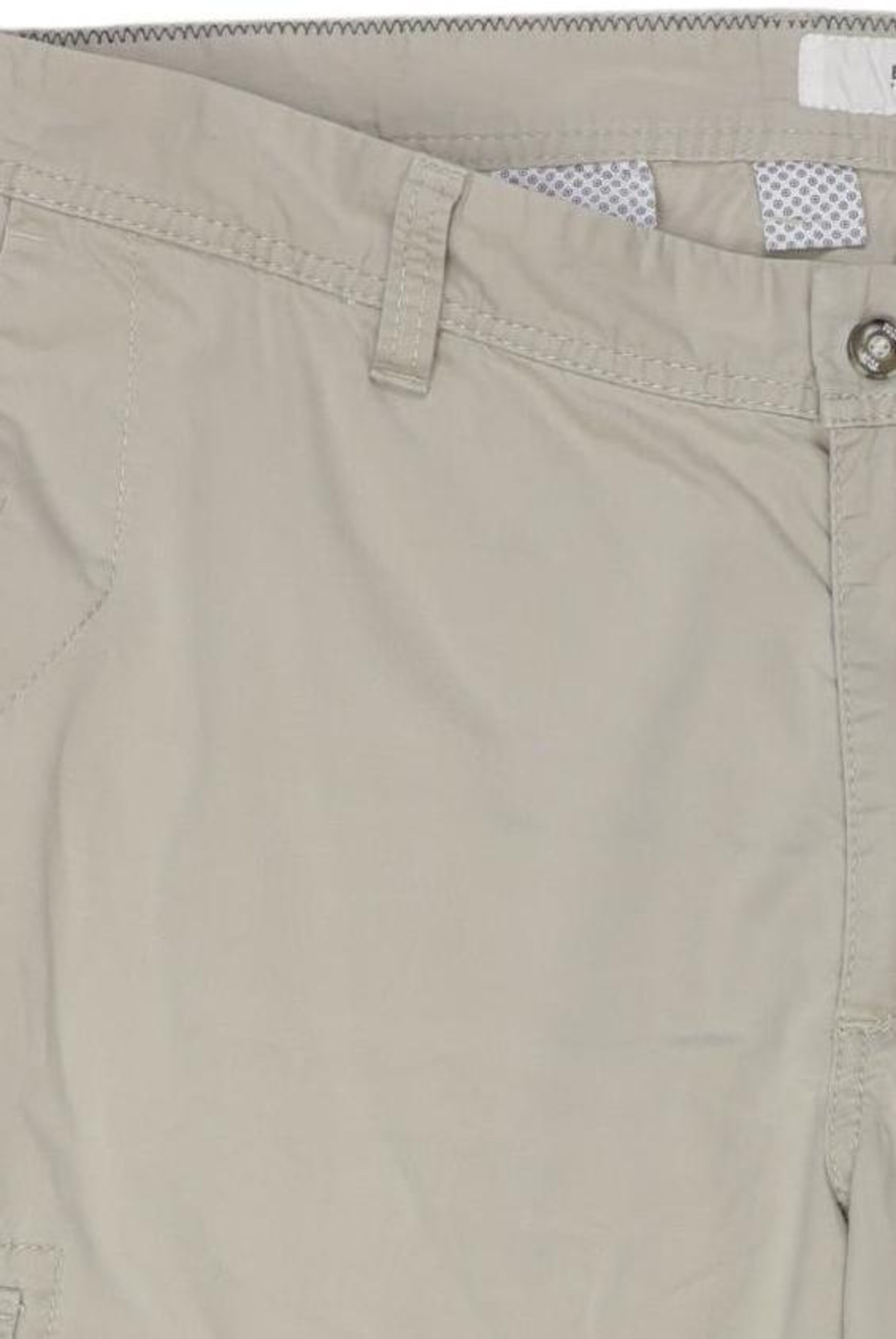 BRAX Shorts in 42 in Beige