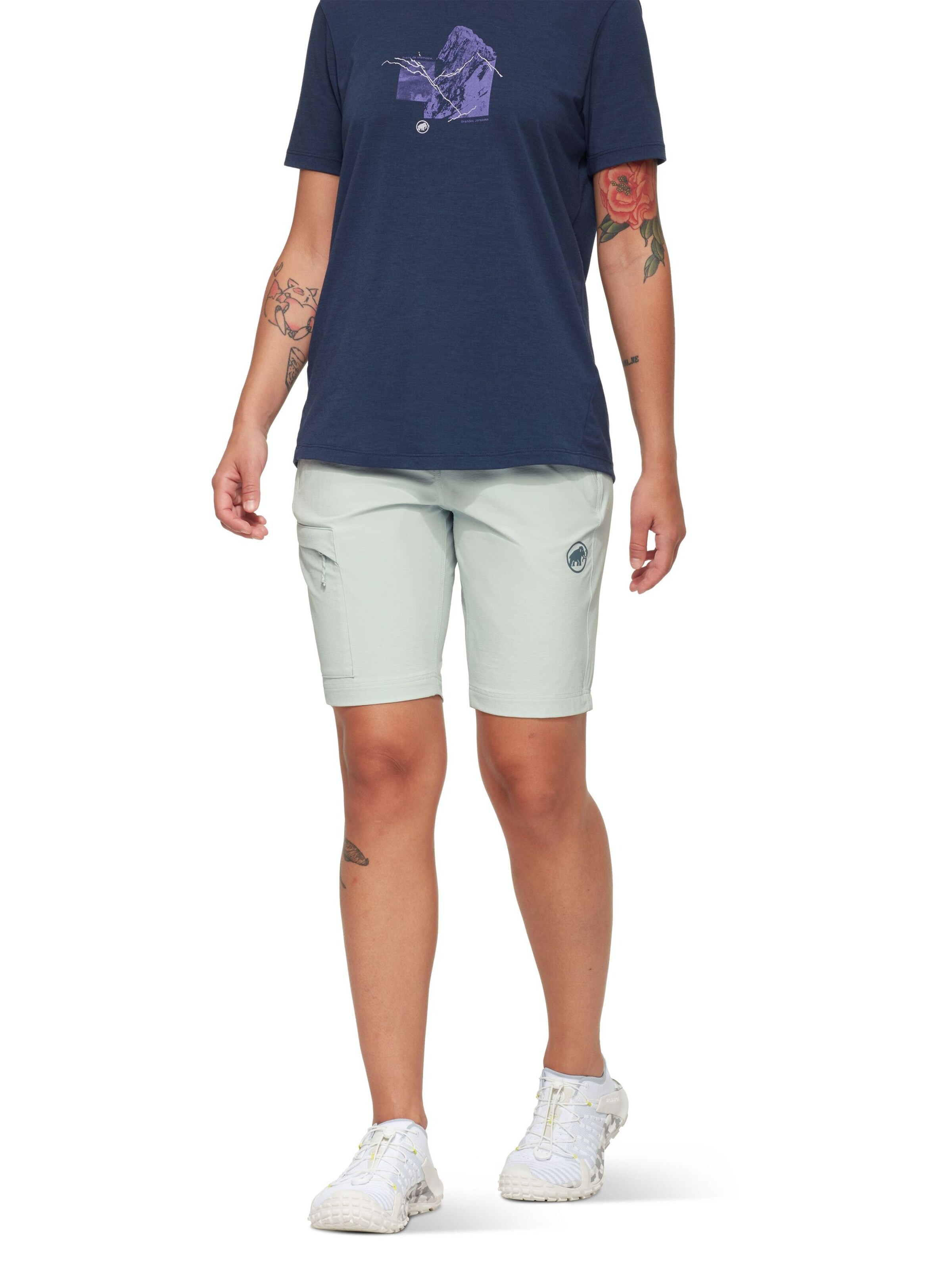 MAMMUT Slim fit Workout Pants in Green: front