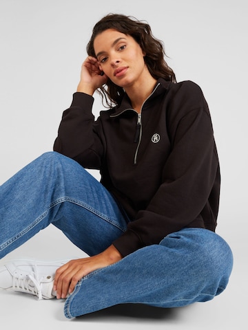 Tommy Hilfiger Curve Sweatshirt i svart