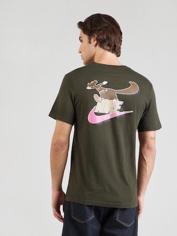 Nike Sportswear Koszulka 'CLUB NEO VARSITY' w kolorze zielony: przód