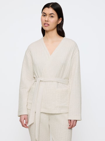 TRIUMPH Badjas kort ' Cozy Comfort Robe Top Quilted ' in Beige: voorkant