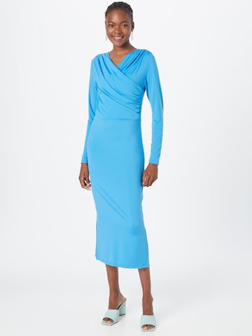 Robe 'Arni' modström en bleu