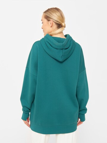 BENCH Sweatshirt 'Dayla' in Grün