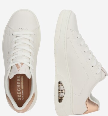 Baskets basses 'Uno' SKECHERS en blanc