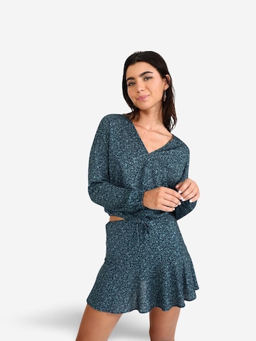 THE-ARE - Blusa em verde: frente