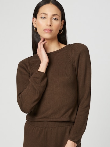 T-shirt Liz Kaeber en marron : devant