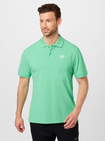 Nike Sportswear Regular Fit Poloshirt in Grün: Vorderseite