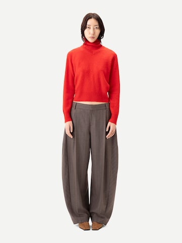 GOBI Cashmere - Pierna ancha Pantalón de pinzas 'Barrel-Leg Cashmere Pants' en marrón: frente
