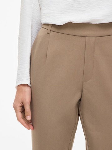 VILA - Slimfit Pantalón plisado 'VIVarone' en beige
