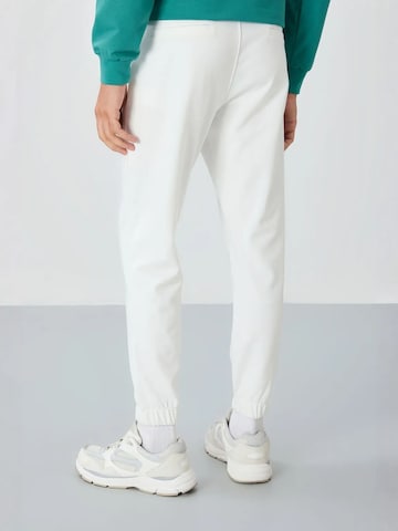 Tommy Life - Regular Calças em branco