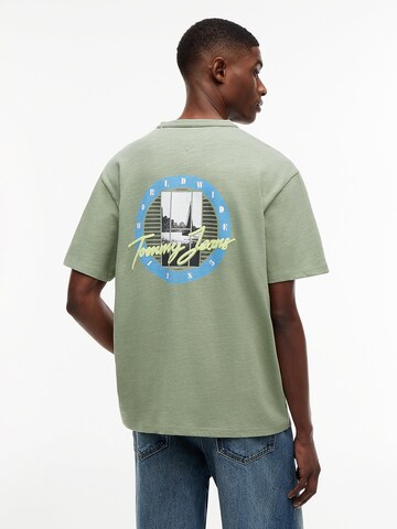 T-Shirt 'Novelty' Tommy Jeans en vert : devant