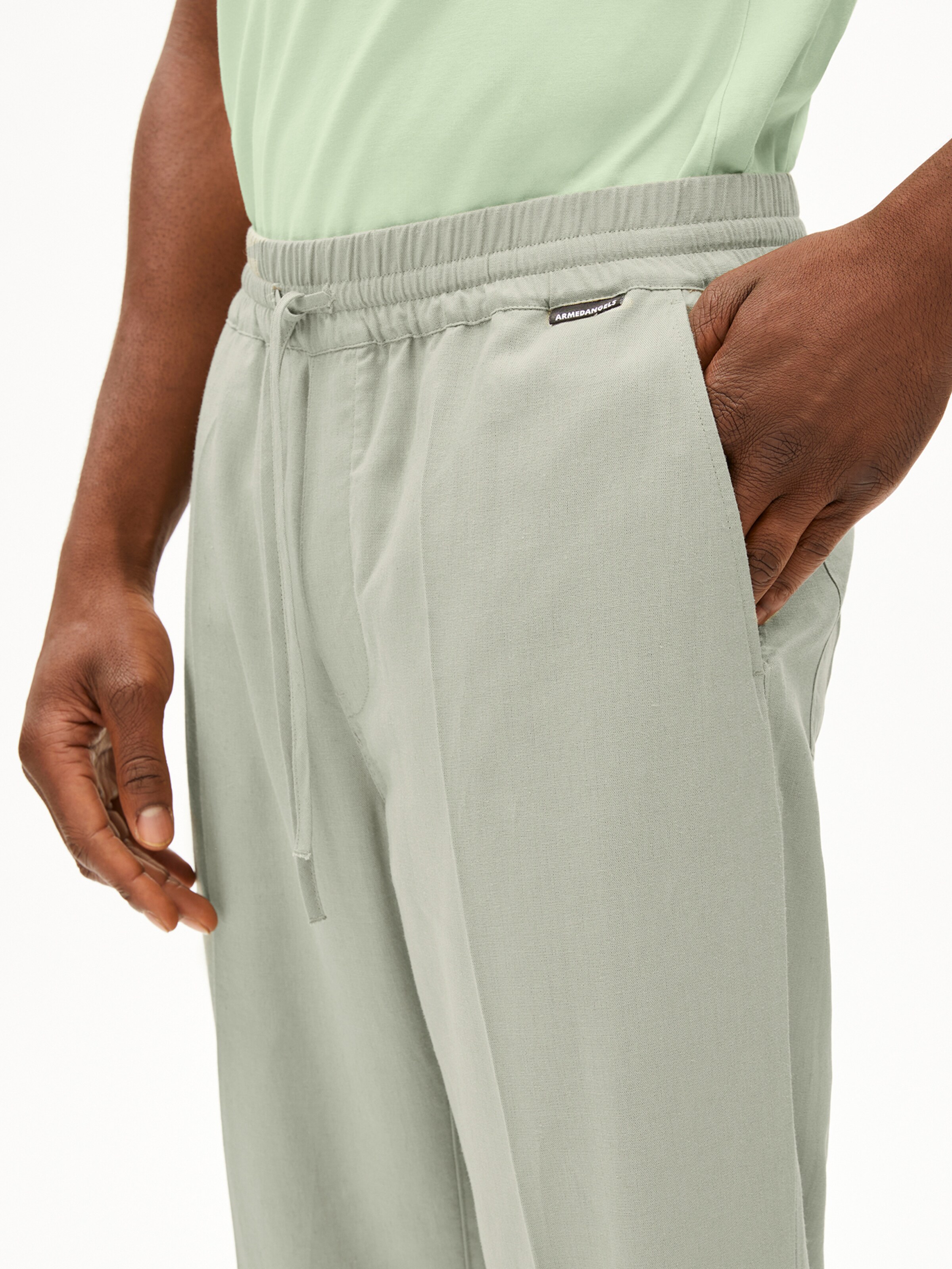 ARMEDANGELS Loosefit Pantalon in Groen: voorkant
