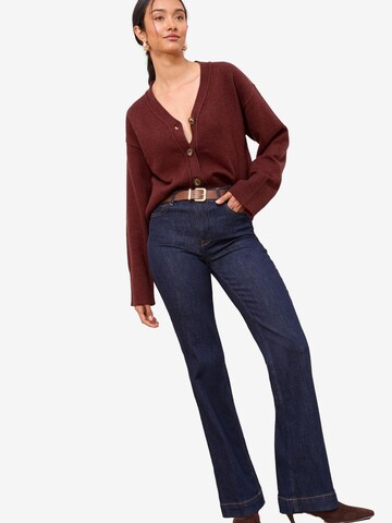 Geacă tricotată de la Friends Like These pe roșu: față