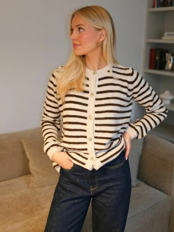 TEESHOPPEN Neulepaita ' Crizette Striped ' värissä valkoinen