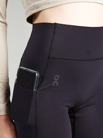 évasé Pantalon de sport On en noir