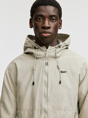 Pull&Bear Prehodna jakna | siva barva