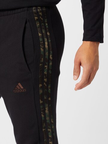 ADIDAS SPORTSWEAR Szabványos Sportnadrágok 'Essentials' - fekete