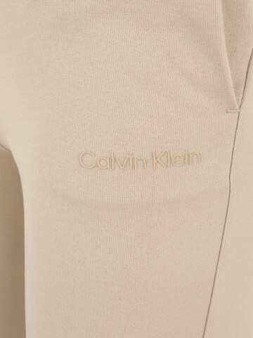 Calvin Klein Tapered Byxa i 