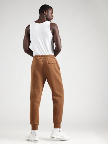 Nike Sportswear Конический (Tapered) Штаны 'CLUB' в Коричневый