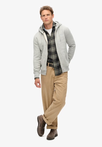 Veste de survêtement 'Essential' Superdry en gris