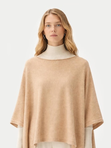 GOBI Cashmere - Jersey 'Women's Boat-Neck Cashmere Poncho' en beige