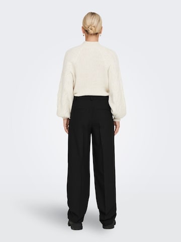 ONLY Regular Pleat-Front Pants 'Mathilde' in Black