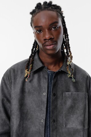 Giacca di mezza stagione di Pull&Bear in grigio