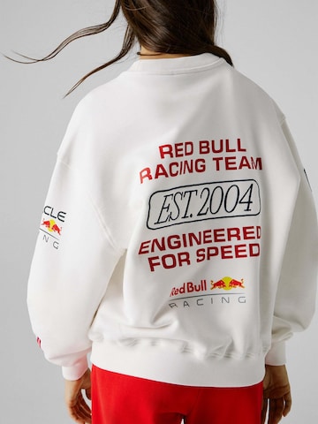 Red Bull Racing x Pepe Jeans Sweatshirt 'EST 2004 CREW' in Wit