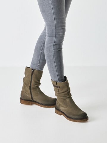 Tamaris Bootie in Green: front
