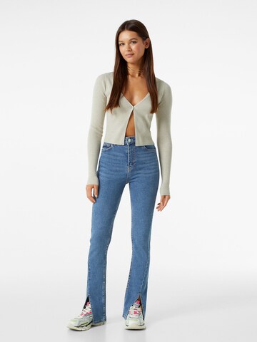 Bershka Regular Jeans in Blau