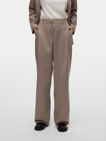 VERO MODA Wide leg Bandplooibroek 'VMNila' in Grijs: voorkant