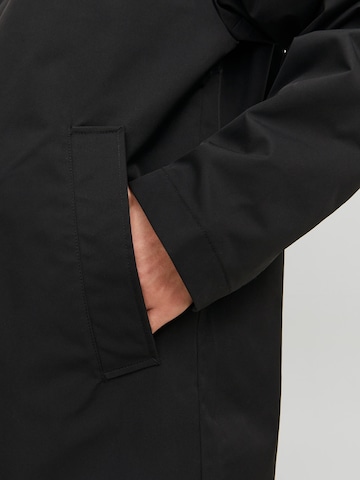 JACK & JONES Ανοιξιάτικο και φθινοπωρινό παλτό 'Crease' σε μαύρο