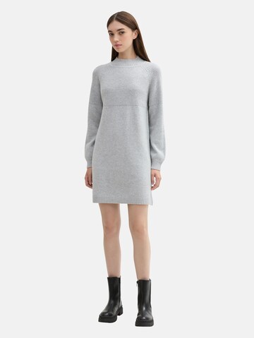 TOM TAILOR DENIM Gebreide jurk in Grijs: voorkant