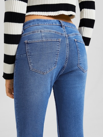 Bershka Skinny Jeans in Blau