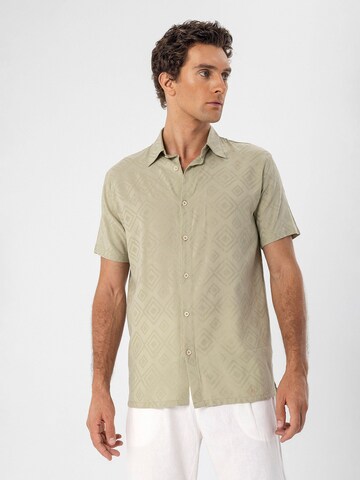 Antioch Regular fit Button Up Shirt in Green: front