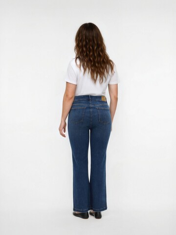 Vero Moda Curve - Acampanado Vaquero en azul