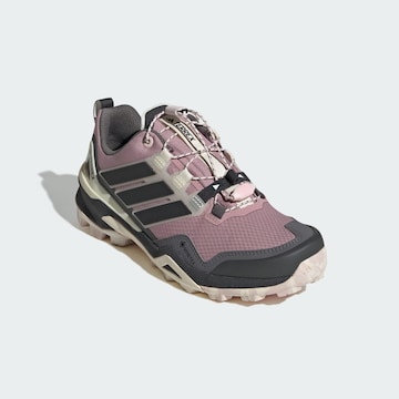 Chaussure basse 'Skychaser' ADIDAS TERREX en rose