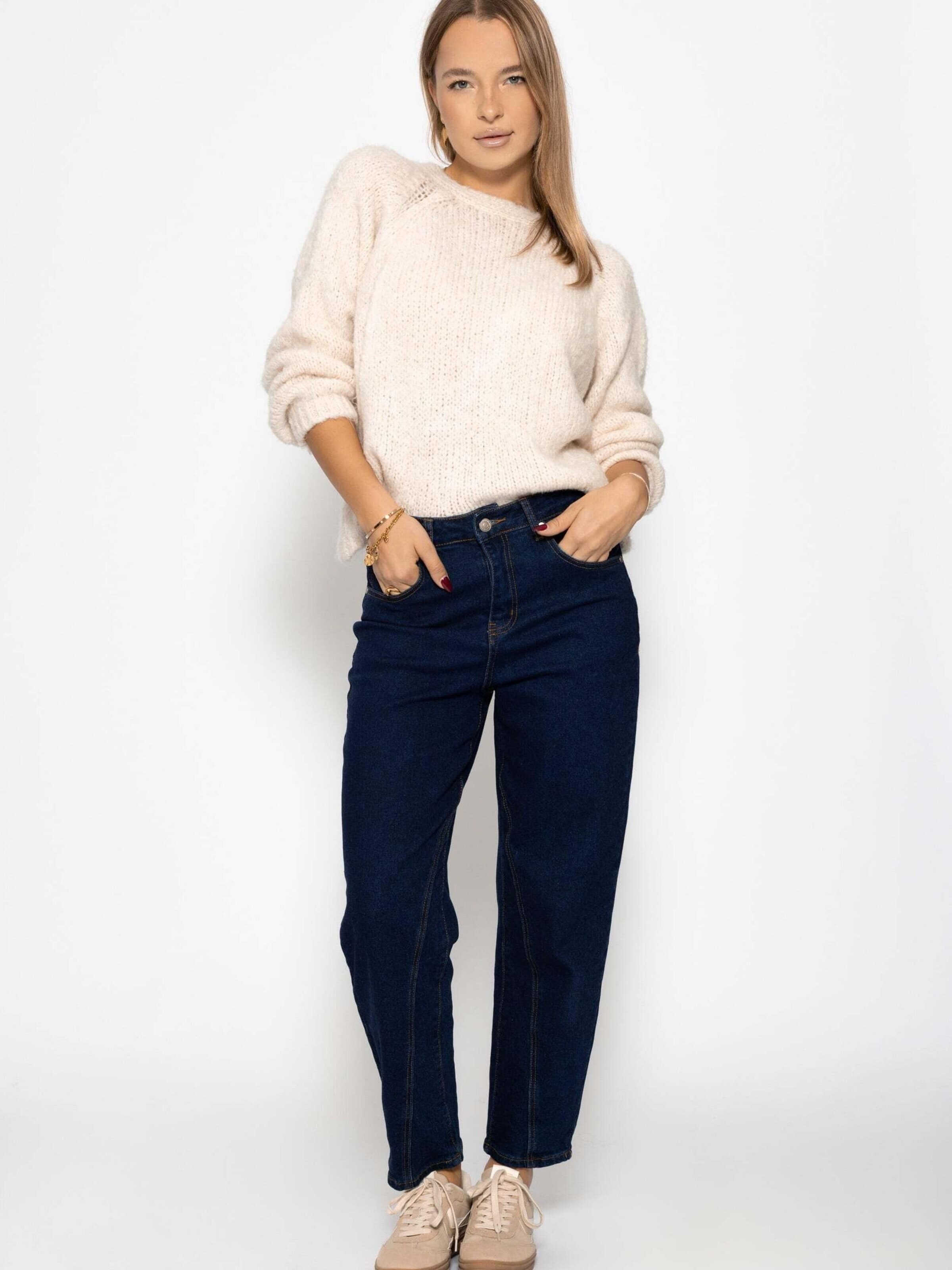 SASSYCLASSY Sweater in White