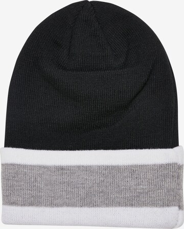 Urban Classics Beanie in Black